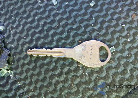 2015 Nissan Versa Note S (Sr)/S Plus/Sl/Sr/Sv z USA, uszkodzony, nr VIN 3N1CE2CPXFL414033